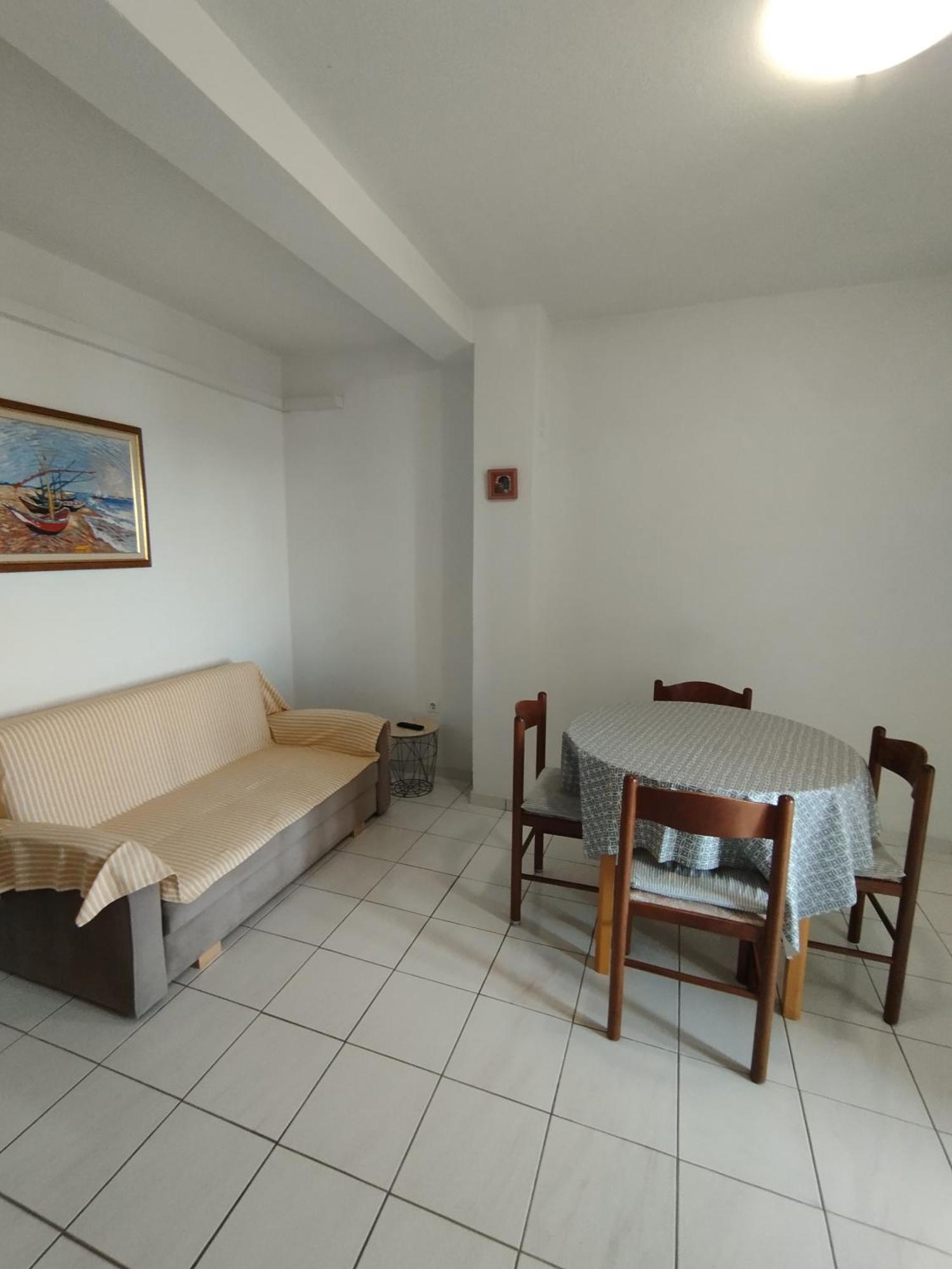 Apartments Renco Новаля Екстер'єр фото